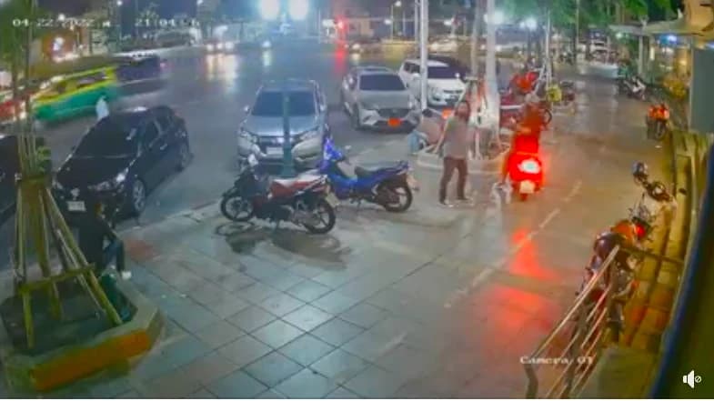 ‘อาชีวะปกป้องสถาบัน’ รับโจมตีสื่ออิสระหลังชุมนุม ยันไม่ทราบว่าเป็นสื่อ