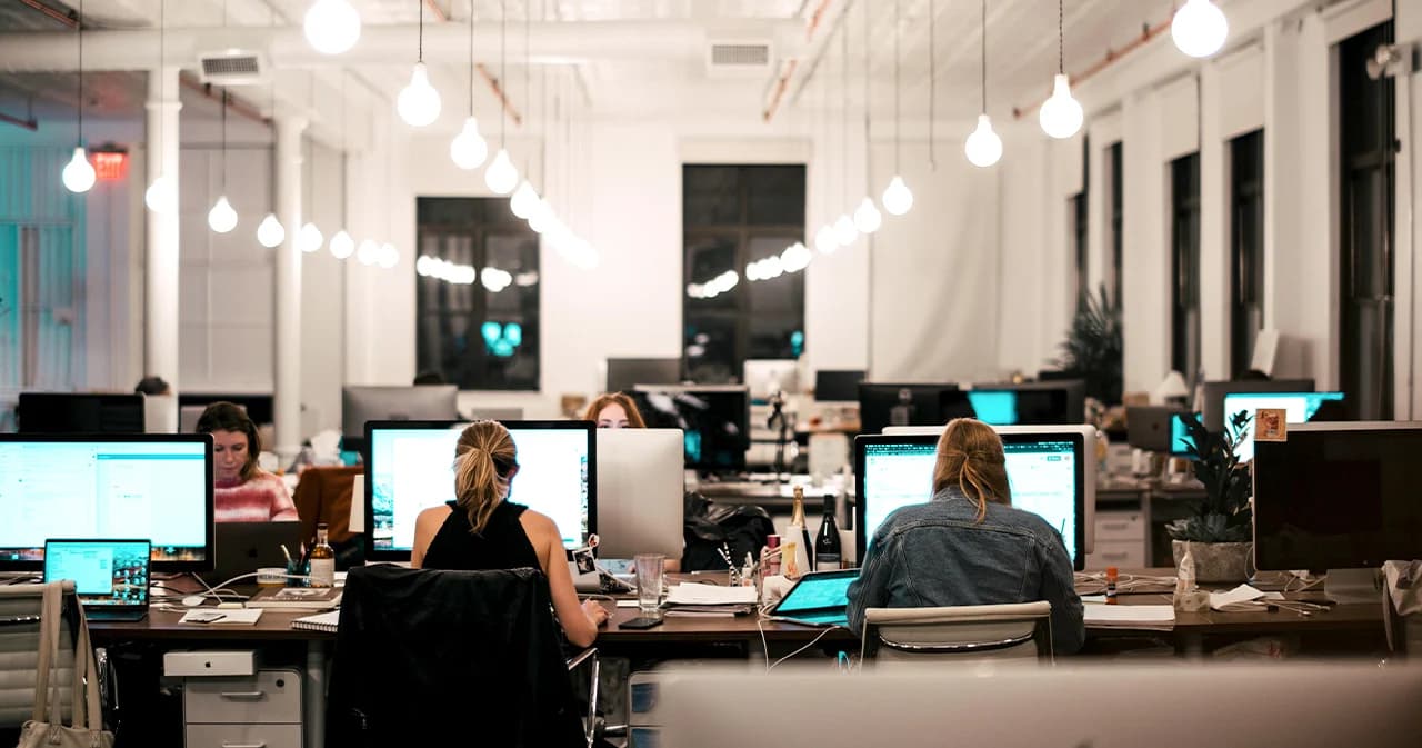 อวสานเข้าออฟฟิศ 5 วัน ได้งานน้อย ต้นทุนชีวิตพุ่ง คนยอมลาออก