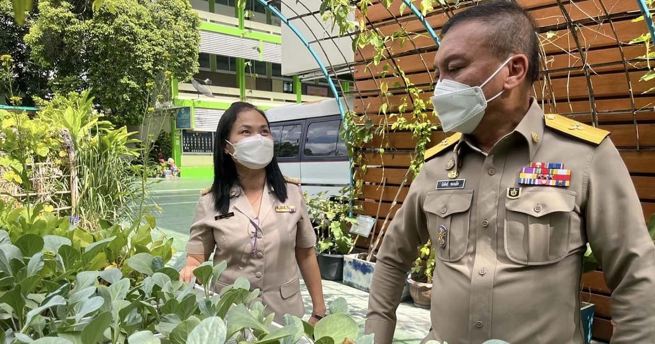 ที่ปรึกษาผู้ว่าฯ กทม.’พล.อ.นิพัทธ์’ เยี่ยมโรงเรียนกทม. ไม่แจ้งล่วงหน้า รับฟังปัญหาปรับปรุงคุณภาพ