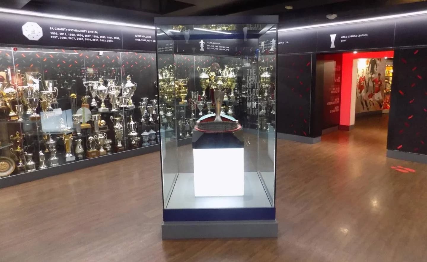 แมนยูนำถ้วยจากไทย เกมอุ่นชนะลิเวอร์พูล 4-0 ไปตั้งโชว์ที่สนามโอลด์แทรฟฟอร์ด