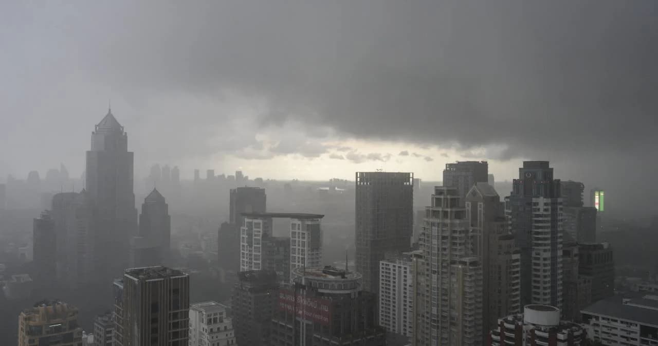 เช็กพื้นที่ฝนตกหนักทั่วไทย โปรดเผื่อเวลาในการเดินทาง