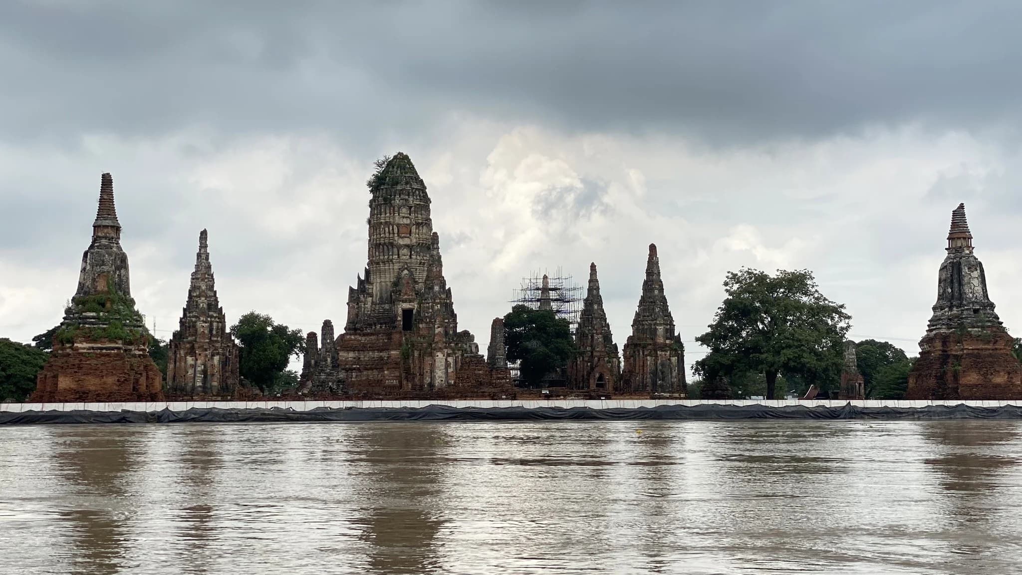 เขื่อนเจ้าพระยาเพิ่มการระบายน้ำ 2,700–2,800 ลบ.ม./วินาที