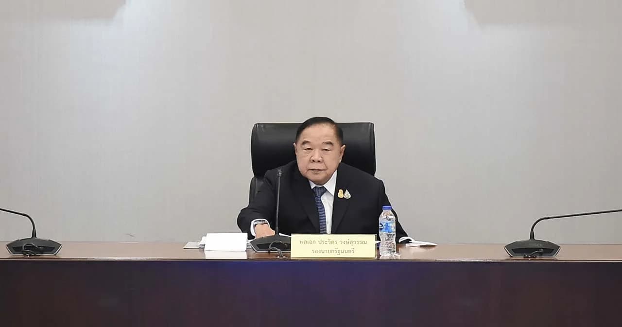 นายกฯ เผยจะไปเยี่ยม ‘ประวิตร’ หลังป่วยลาประชุมคณะรัฐมนตรี