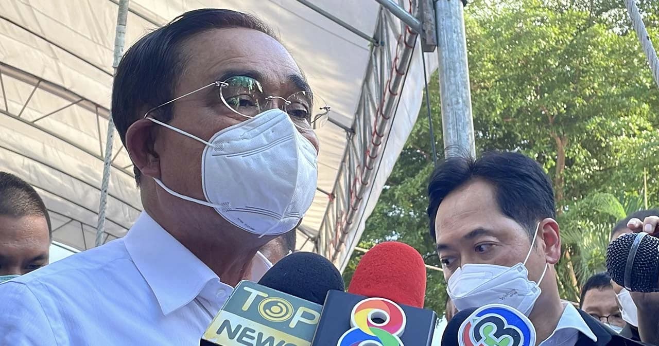 นายกฯ ย้ำแสดงความเสียใจเหตุกราดยิง เบื้องต้นผู้ก่อเหตุมีปัญหาส่วนตัว พรุ่งนี้ (7 ต.ค.) บินให้กำลังญาติ