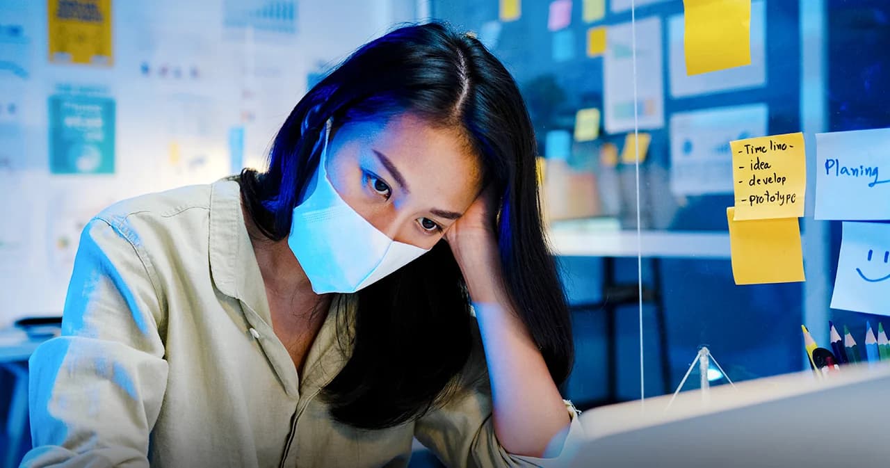 ผลสำรวจชี้ ข่าวสารกระทบการทำงาน พนักงานจำนวนไม่น้อย ทำงานเพื่อไม่ให้รู้สึกฟุ้งซ่านในช่วงที่เกิดสถานการณ์ไม่แน่นอน