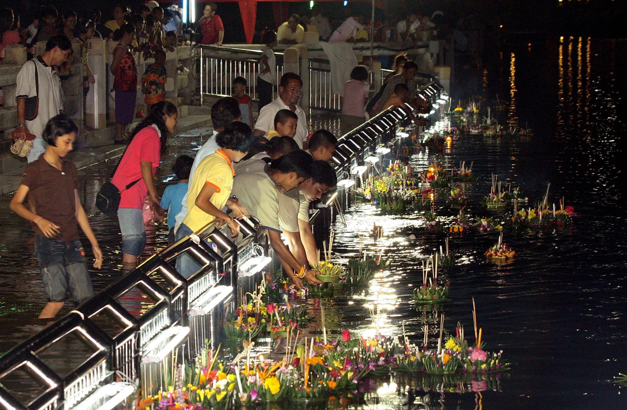 5 มาตรการ คุมเข้มความปลอดภัย ‘วันลอยกระทง’ ยิงปืนขึ้นฟ้าเสี่ยงคุก 10 ปี