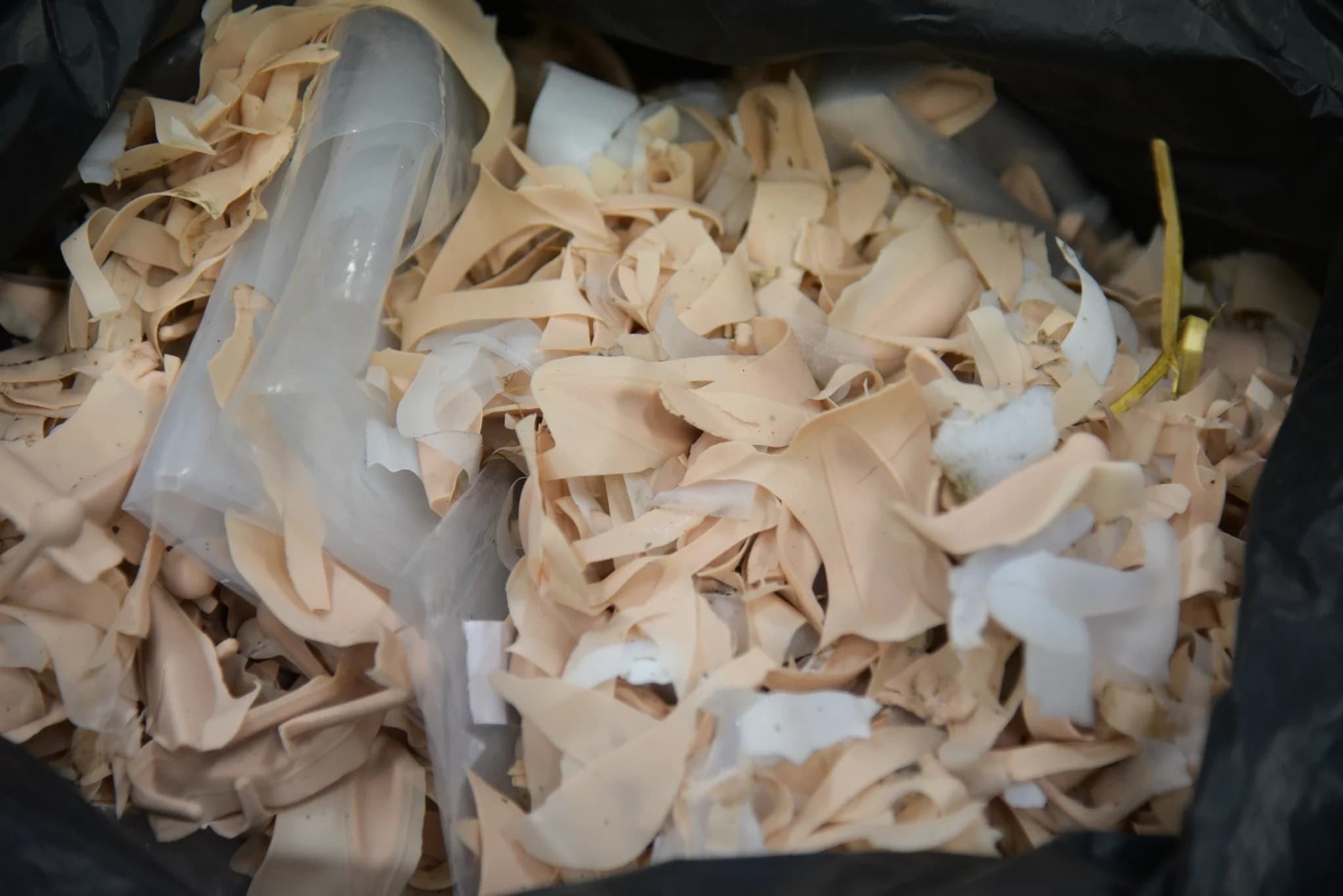 ทลายแหล่งผลิตซิลิโคนจมูก-หน้าผากเถื่อน ส่งคลินิกดังทั่วประเทศ