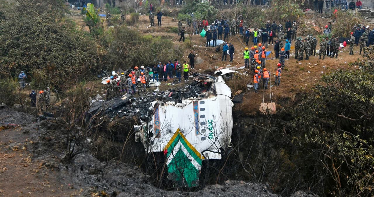 เนปาลพบกล่องดำเครื่องบินตกแล้ว เร่งค้นหาผู้สูญหายอีก 4 ราย ยังไร้สัญญาณพบผู้รอดชีวิต