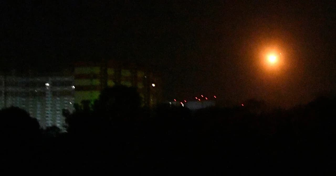 รัสเซียยิงขีปนาวุธถล่มเคียฟอีกครั้ง เจ้าหน้าที่เผยรอบนี้สถานการณ์ไม่ปกติ รัวยิงถี่สุดตั้งแต่เริ่มสงคราม