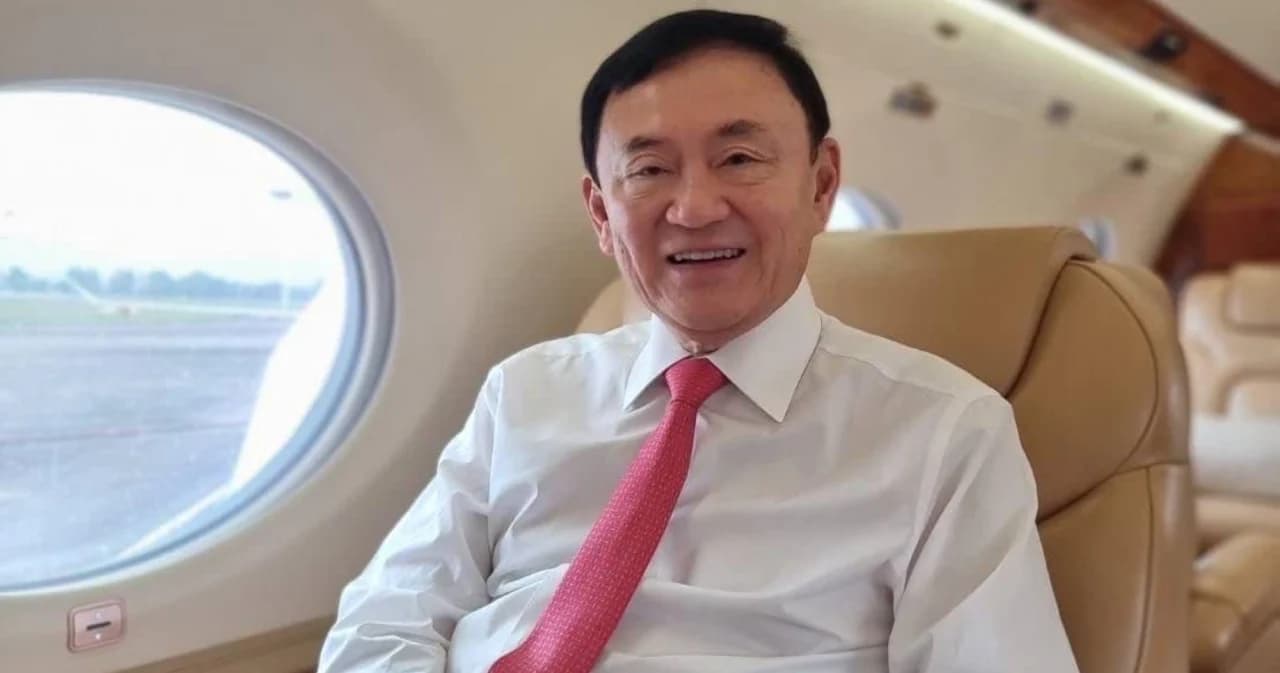 สื่อญี่ปุ่น ‘นิคเคอิ’ สัมภาษณ์ ‘ทักษิณ’ ก่อนออกจากสิงคโปร์กลับไทย ย้ำถึงเวลาอยู่กับคนไทยแล้ว