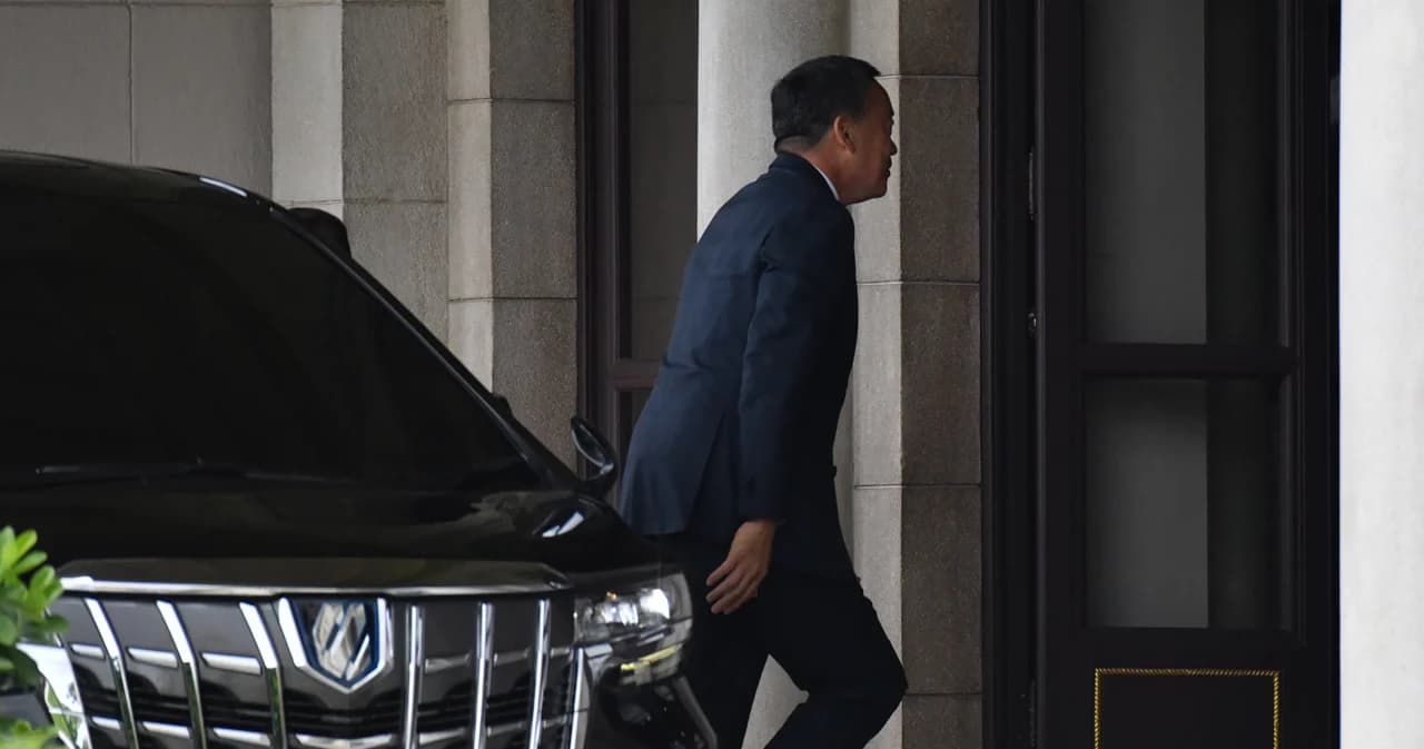 ‘เศรษฐา’ ถึงทำเนียบฯ แล้ว เข้าพบ ‘ประยุทธ์’ คาดขอคำแนะนำรับไม้ต่อ ‘นายกรัฐมนตรี’