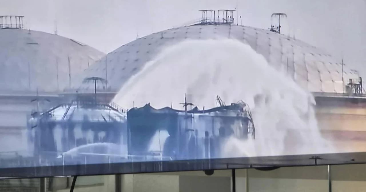 มาบตาพุด ควบคุมเพลิงได้แล้ว ไฟไหม้ถังเก็บสารเคมี ต้องประกาศภาวะฉุกเฉิน