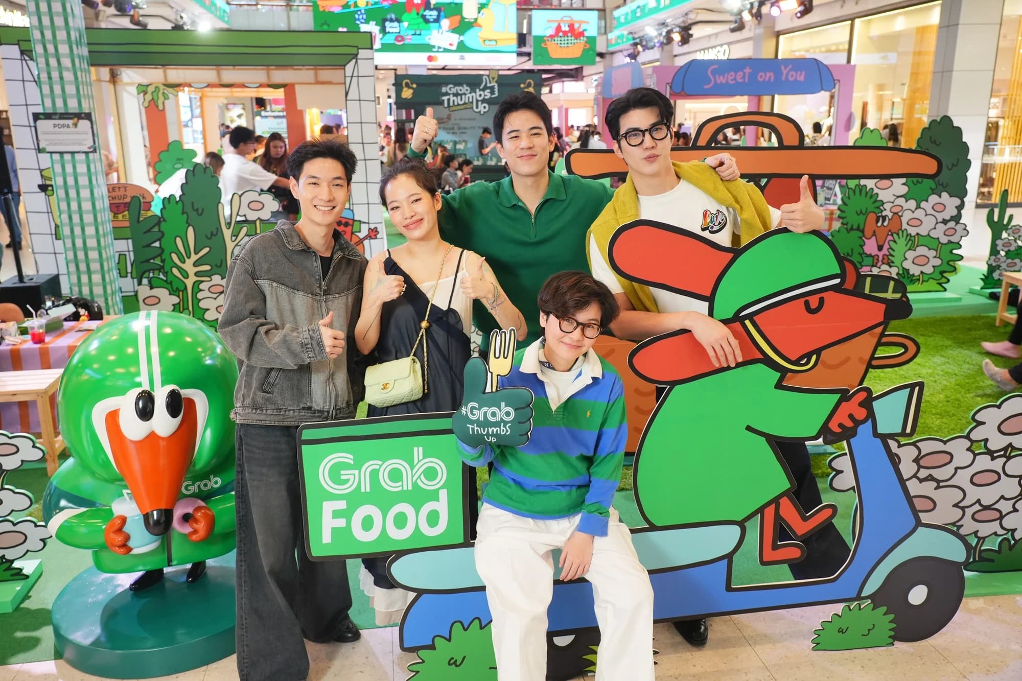 แกร็บฟู้ดชวนปิกนิก ชิมของอร่อย ชมงานอาร์ตสุดคิ้วท์ที่งาน GrabThumbsUp x NEWYEAR