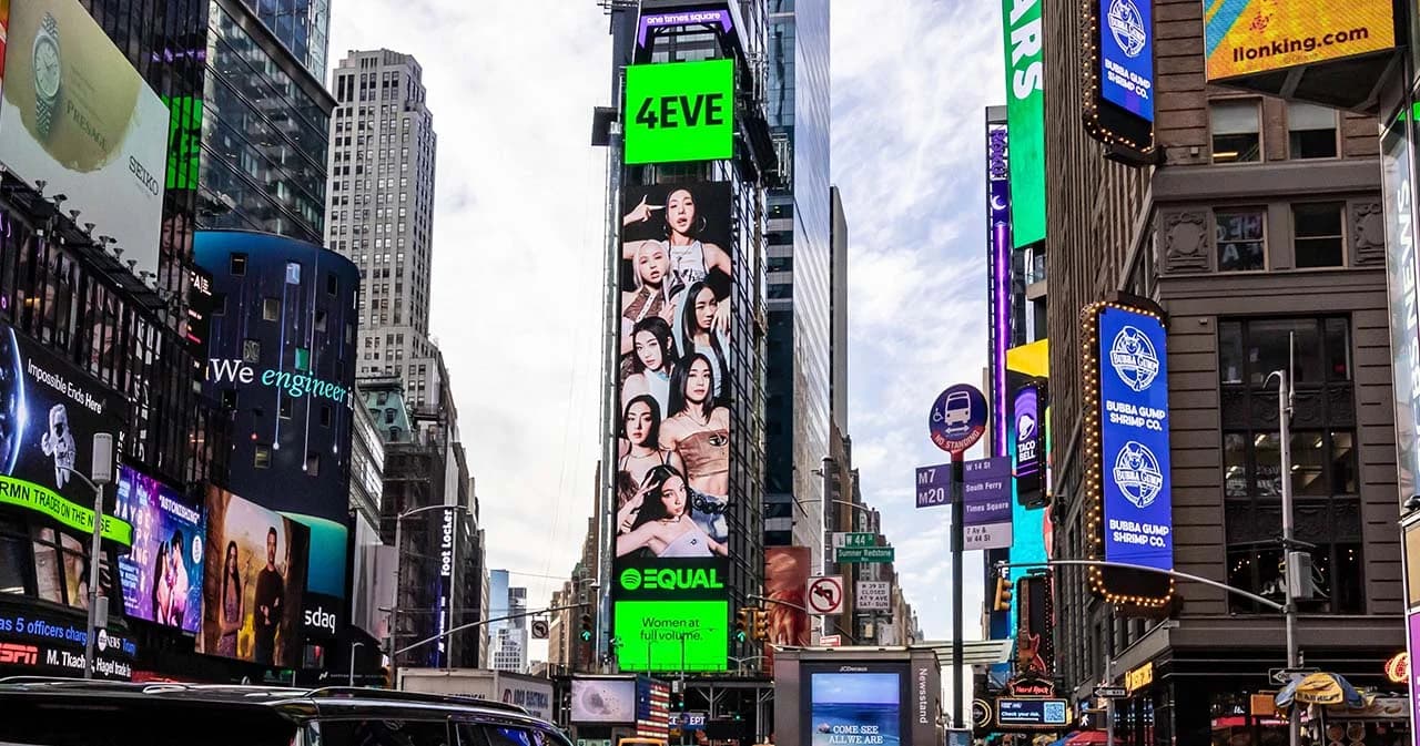 '4EVE' บนบิลบอร์ดใจกลาง New York Times Square อีกครั้ง ในฐานะ ‘Spotify Global EQUAL Ambassador’
