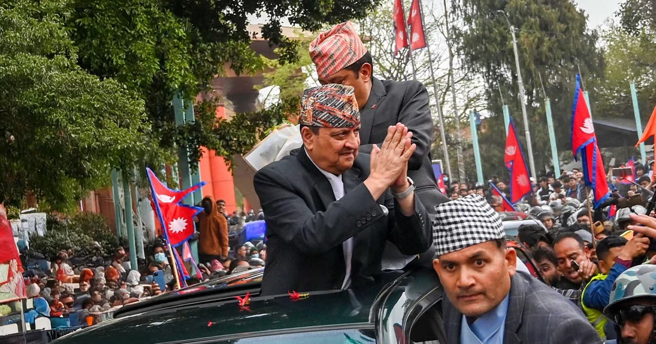 หนุนฟื้น ‘ระบอบกษัตริย์’ นับหมื่น ‘เนปาล’ ลงถนนต้อนรับอดีตกษัตริย์ มองรัฐบาลสาธารณรัฐไร้เสถียรภาพ