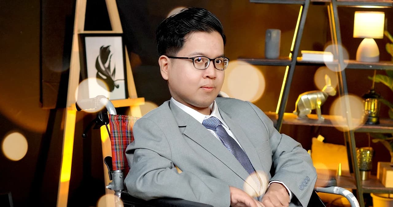 “หัวใจเราเหมือนกัน แค่ร่างกายต่างไป” คุยกับ ทนายเคน-ศุภวิชญ์ กับฝันบนเส้นทางสายยุติธรรม