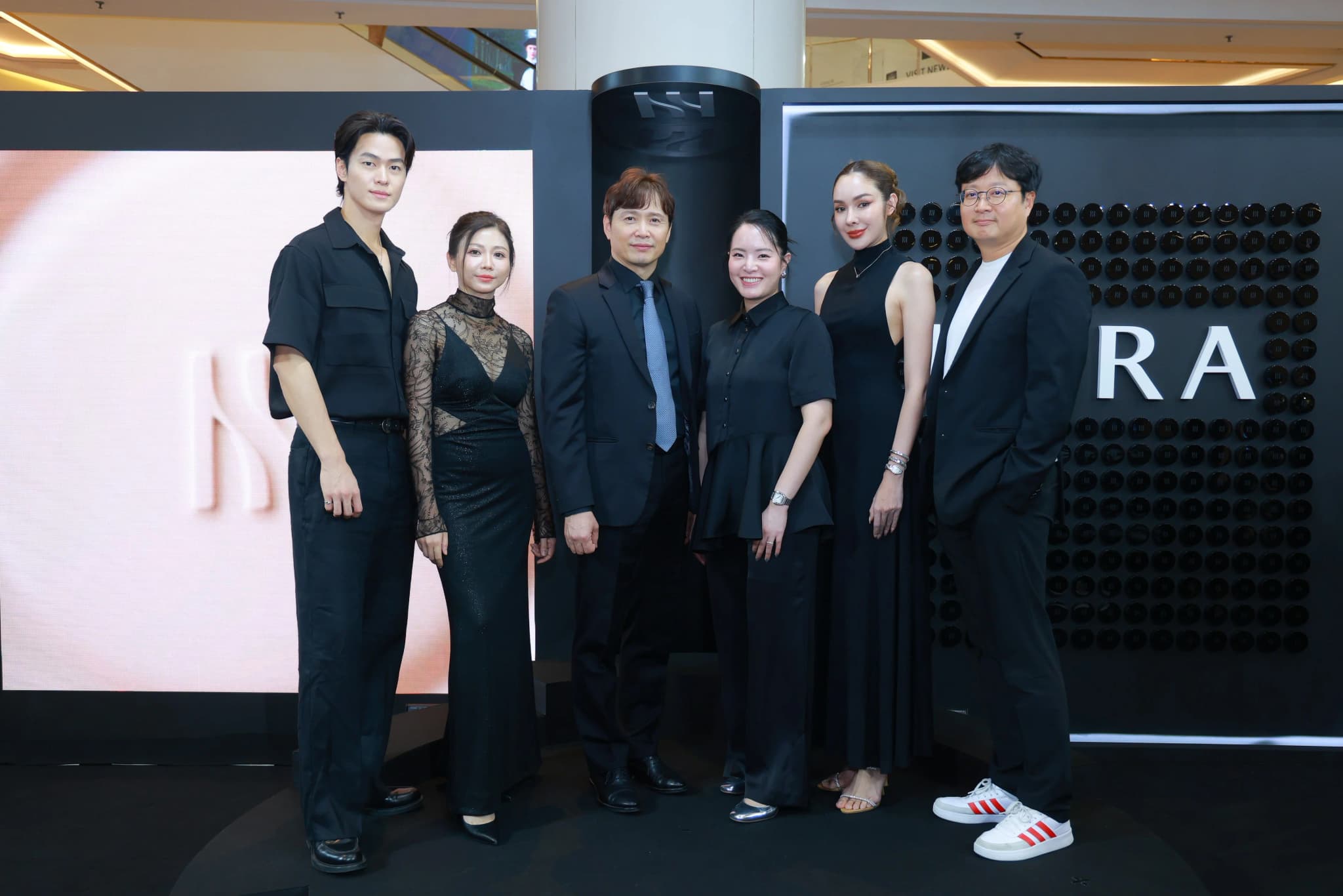 ออร่าระดับเอเชีย! “หลิงหลิง” ฉลองเปิดตัวแบรนด์แอมบาสเดอร์ HERA คุชชั่นยอดขายอันดับหนึ่งในเกาหลี