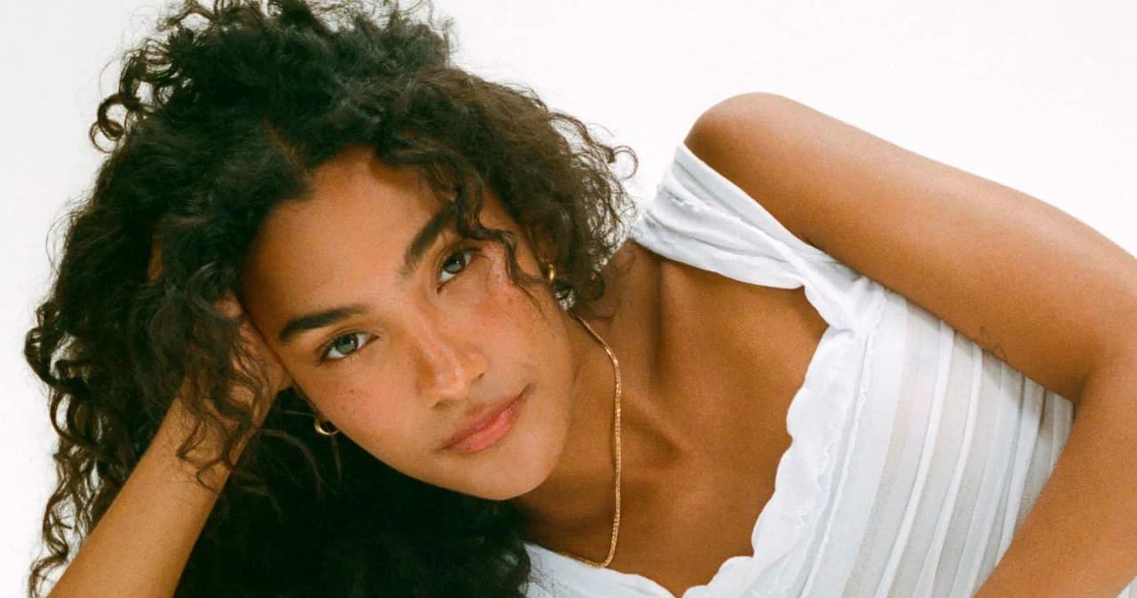 Olivia Dean ส่งเพลงรักฟังสนุก Man I Need เธอก็เป็นได้นะ ผู้ชายในแบบที่ฉันต้องการ