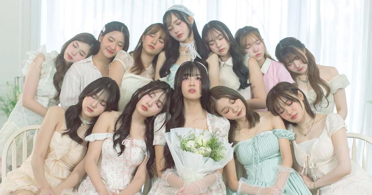 ฉบับคนไม่มูฟออน ‘กำไลข้อเท้าแห่งความทรงจำ’ เพลงเศร้า สะท้อนมุมมองความรักจาก ‘BNK48’