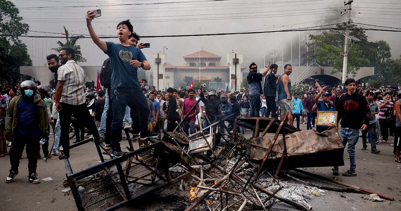 'การเมืองติดล็อก เศรษฐกิจไร้อนาคต' สัญญาณเตือนจากเนปาลที่ไม่ควรมองข้าม