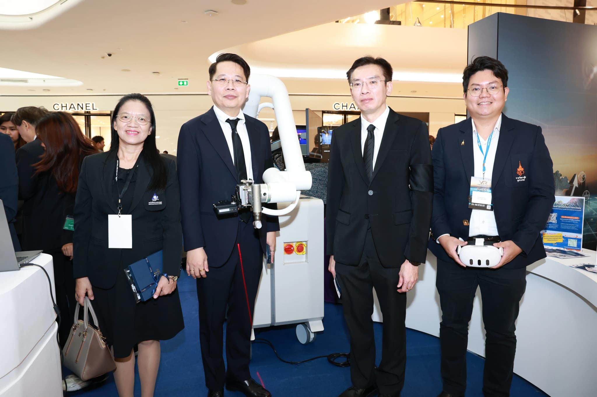 ราชวิทยาลัยจุฬาภรณ์นำหุ่นยนต์ ศัลยกรรมกระดูก โชว์ในงาน VR Thailand 2025